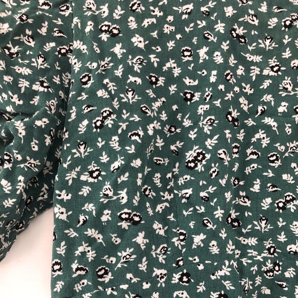 Women’s Abercrombie and Fitch Blouse - Picture 2 of 3